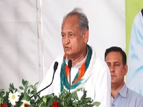 Ashok Gehlot के इन तीन करीबी नेताओं के लिए खतरे की घंटी, कट सकता है टिकट